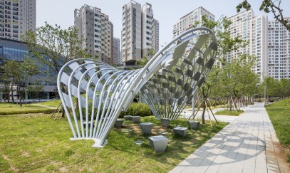 unfolding pergola